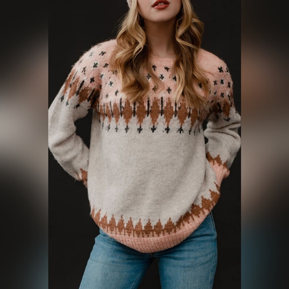 Geometric Contrast Round Neck Long Sleeve Sweater - Picture 3 of 14